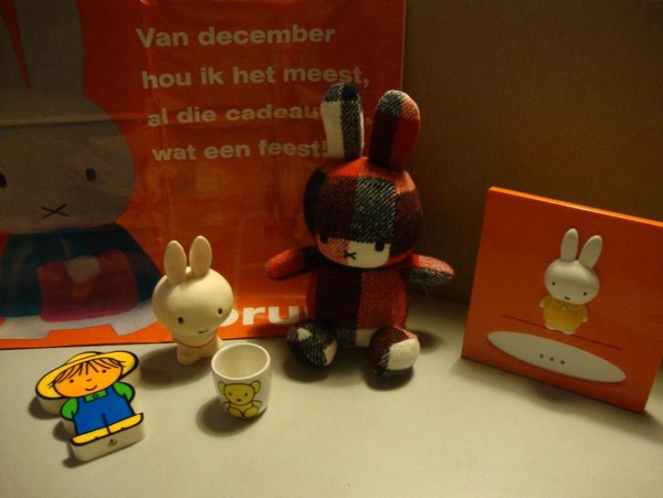 design knuffel Nijntje en vintage Dick Bruna artikelen, Verzamelen, Poppetjes en Figuurtjes, Zo goed als nieuw, Ophalen of Verzenden