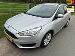 Ford Focus Wagon 1.0 Trend keurig onderhouden met navigatie, Te koop, Zilver of Grijs, Benzine, 101 pk