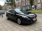 Volvo V40 D2 1.6 Powershift 2014 Zwart, Auto's, Volvo, 4 cilinders, 700 kg, Zwart, 26 km/l
