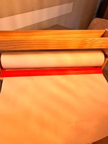 Tekenpapier Rol en Houder beschikbaar voor biedingen