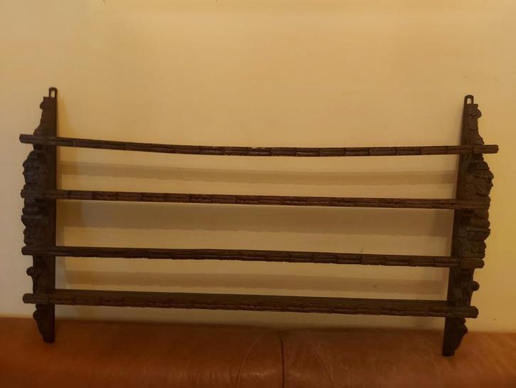 Antiek Houten Bordenrek met Houtsnijwerk, Antiek en Kunst, Antiek | Woonaccessoires, Ophalen