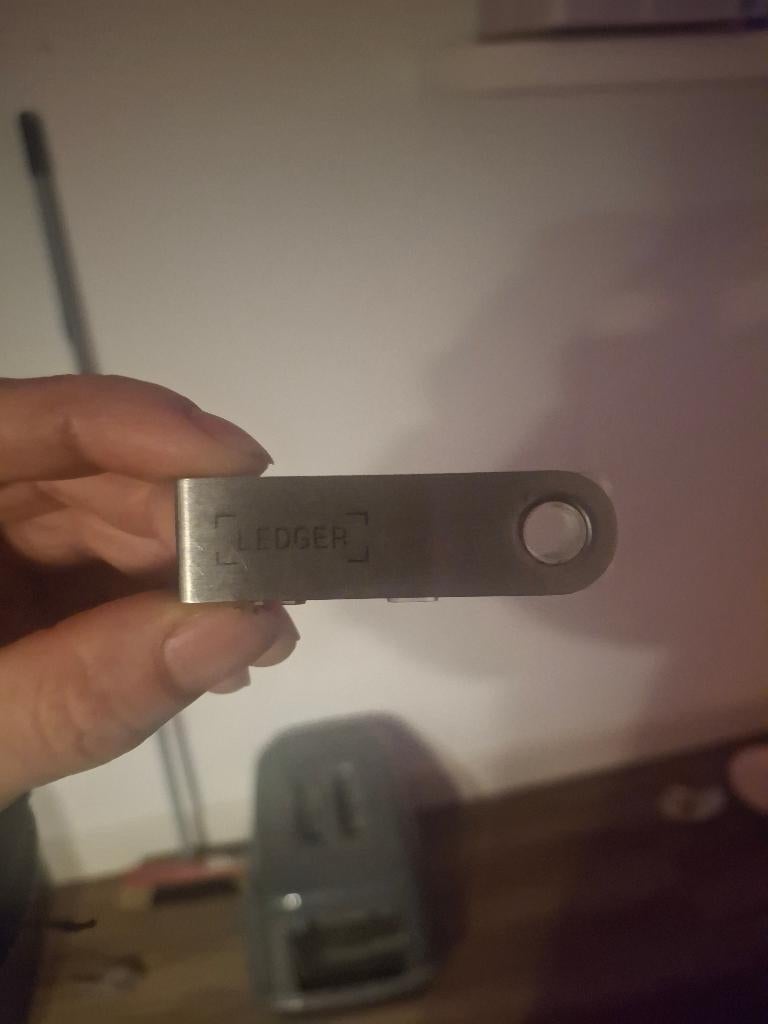 Ledger Nano S, Ophalen of Verzenden, Zo goed als nieuw, Ledger, 2 TB of meer