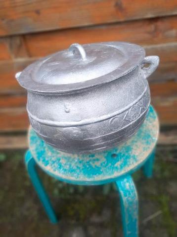 Kookpot uit Ghana kan op gasfornuis gebruikt worden. beschikbaar voor biedingen