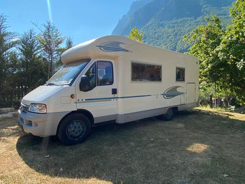 Adria Coral 680 DP – Ruime & betrouwbare camper | 129.000 km, Caravans en Kamperen, Campers, Particulier, tot en met 4, Half-integraal
