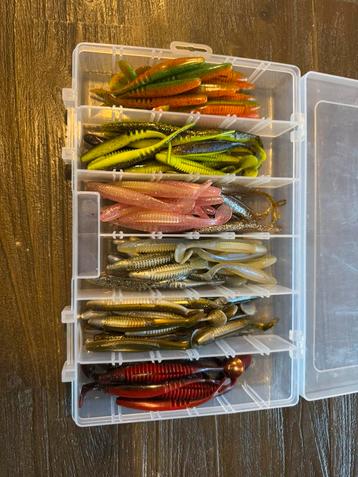 SPRO Komodo shads & softbaits inclusief tackle box beschikbaar voor biedingen