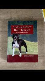 Stafford boek - Perfect voor puppy eigenaren!, Boeken, Ophalen of Verzenden, Zo goed als nieuw, Honden