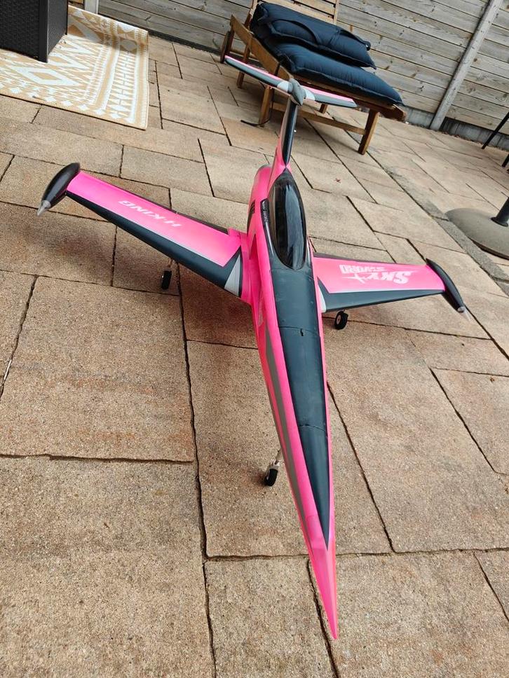 Skysword Pink 70 mm EDF Jet 990 mm — PNF – nog nooit gebruik, Hobby en Vrije tijd, Modelbouw | Radiografisch | Vliegtuigen, Zo goed als nieuw