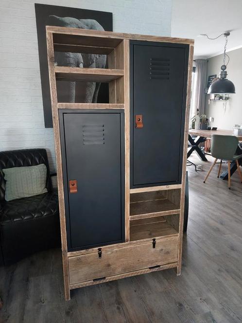 Industriele kast met lockers., Huis en Inrichting, Kasten | Boekenkasten, Nieuw, 50 tot 100 cm, 150 tot 200 cm, 25 tot 50 cm, Met deur(en)