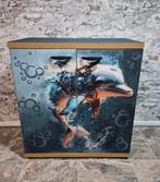 Tweedeurs kast gedecoreerd met dolfijn, Huis en Inrichting, Kasten | Overige, Ophalen