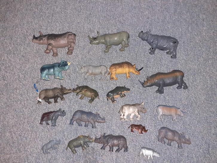 Verzameling neushoorns, dierfiguren (geen Schleich), Verzamelen, Dierenverzamelingen, Gebruikt, Beeldje of Figuurtje, Wild dier