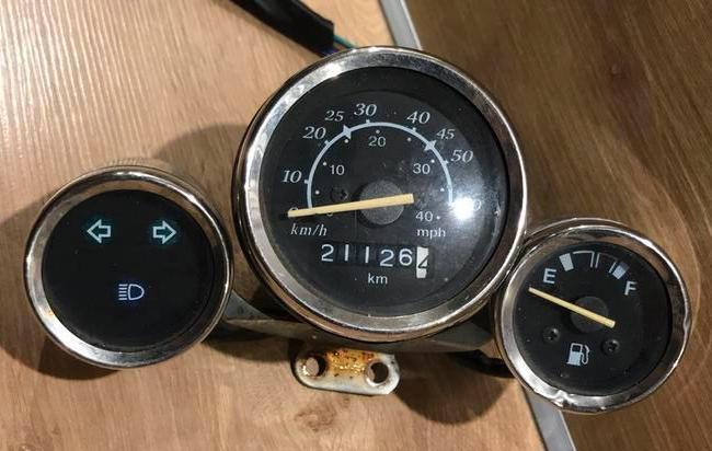 Scooter snelheidsmeter - benzinemeter chroom, Fietsen en Brommers, Brommeronderdelen | Scooters, Ophalen of Verzenden