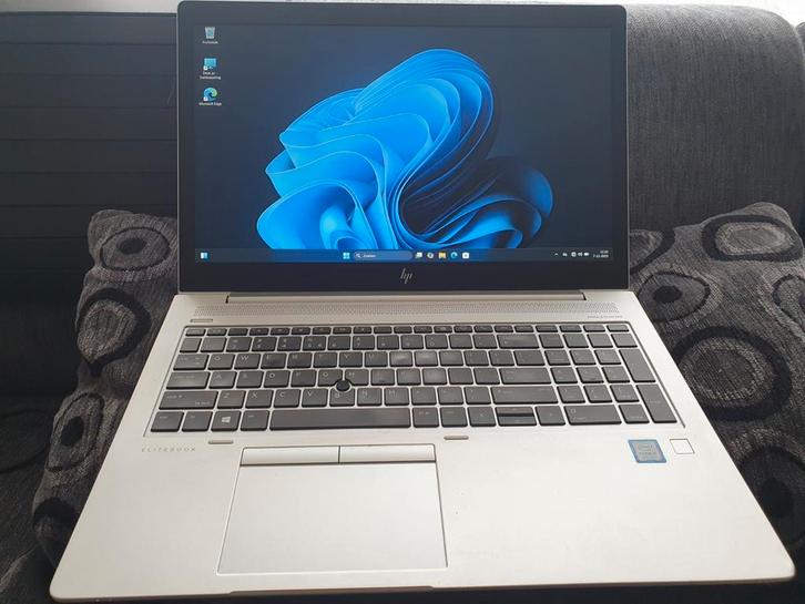 Hp i5 8th Windows 11 twv 800euro, Computers en Software, Windows Laptops, Zo goed als nieuw, 14 inch, SSD, 2 tot 3 Ghz, Ophalen of Verzenden