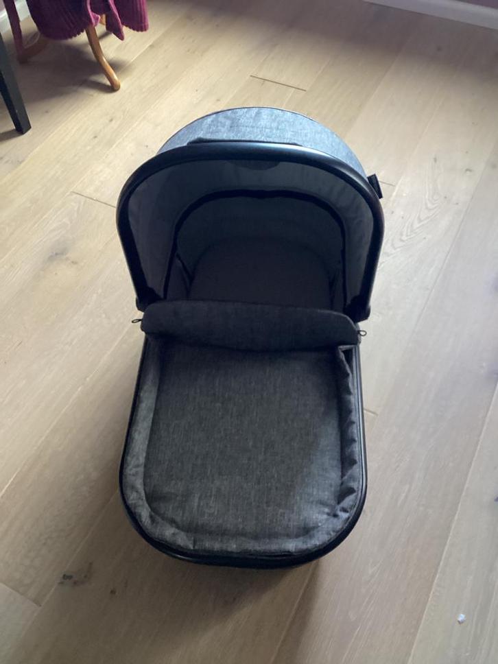 Nieuwe kinderwagenbak van babypark met matrasje, Kinderen en Baby's, Overige Kinderen en Baby's, Zo goed als nieuw, Ophalen