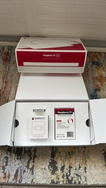 Raspberry pi400, origineel in doos, in nieuwstaat. beschikbaar voor biedingen