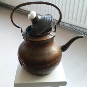 Koperen ketel met deksel. 28 cm hoog tot deksel en 30 cm br. beschikbaar voor biedingen