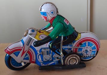 Blikken motorrijder  beschikbaar voor biedingen