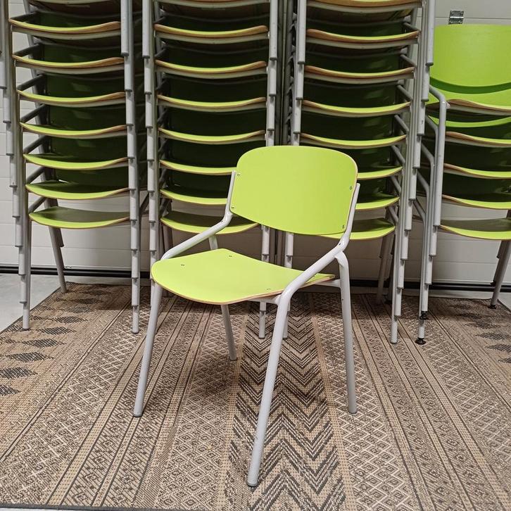 36 x stapelstoelen kantine stapelbare partij school stoelen, Huis en Inrichting, Stoelen, Gebruikt, Vijf, Zes of meer stoelen