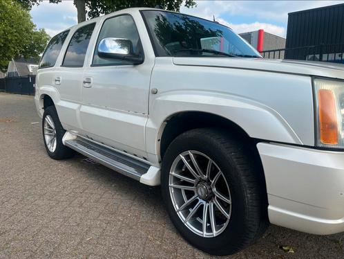 Cadillac escalade  6.0 i    met nieuwe Apk, Auto's, Cadillac, Particulier, Te koop, Escalade, 4x4, ABS, Adaptive Cruise Control