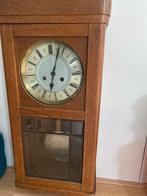 Antieke Wandklok met Slinger, Antiek en Kunst, Ophalen of Verzenden