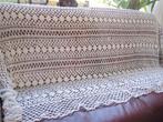 SFEERVOL WIT GEHAAKT KLEED / SPREI MET STRAKKE MOOIE BANEN ,, Antiek en Kunst, Ophalen of Verzenden