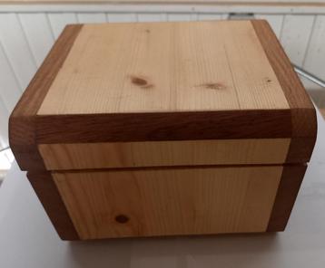 UNIEK HOUTEN VOORRAADKISTJE beschikbaar voor biedingen