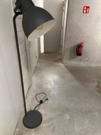 Industriële kamerlamp IKEA, Huis en Inrichting, Lampen | Vloerlampen, Ophalen, Zo goed als nieuw, Minder dan 100 cm