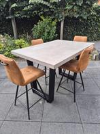 Hoge eettafel met 4x draaistoelen 2 jaar oud, Ophalen, Zo goed als nieuw