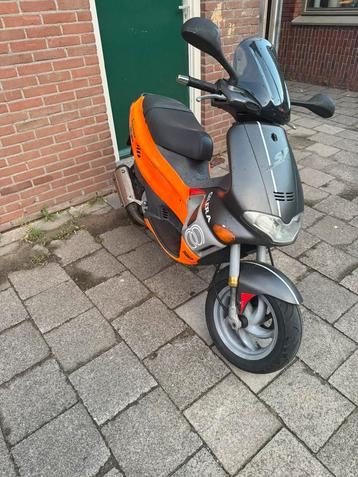 Gilera Runner Fluo Rosso 172cc DD A1 NL opknapper beschikbaar voor biedingen