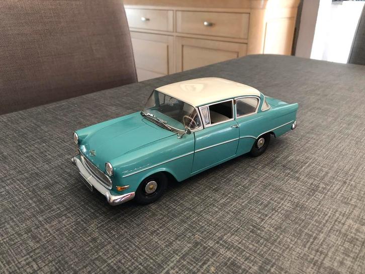 Minichamps 1/18 Opel record p1 uit 1958, Hobby en Vrije tijd, Modelauto's | 1:18, Zo goed als nieuw, Auto, MiniChamps, Ophalen