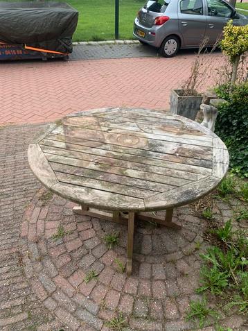 Gratis af te halen : tuintafel beschikbaar voor biedingen