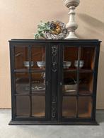 Brocante vitrinekast / kast, Ophalen, Studio Larilo, Met deur(en), Zo goed als nieuw