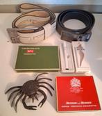 Lotje sigaretten blikjes aansteker 2 leren riemen brons krab, Ophalen of Verzenden