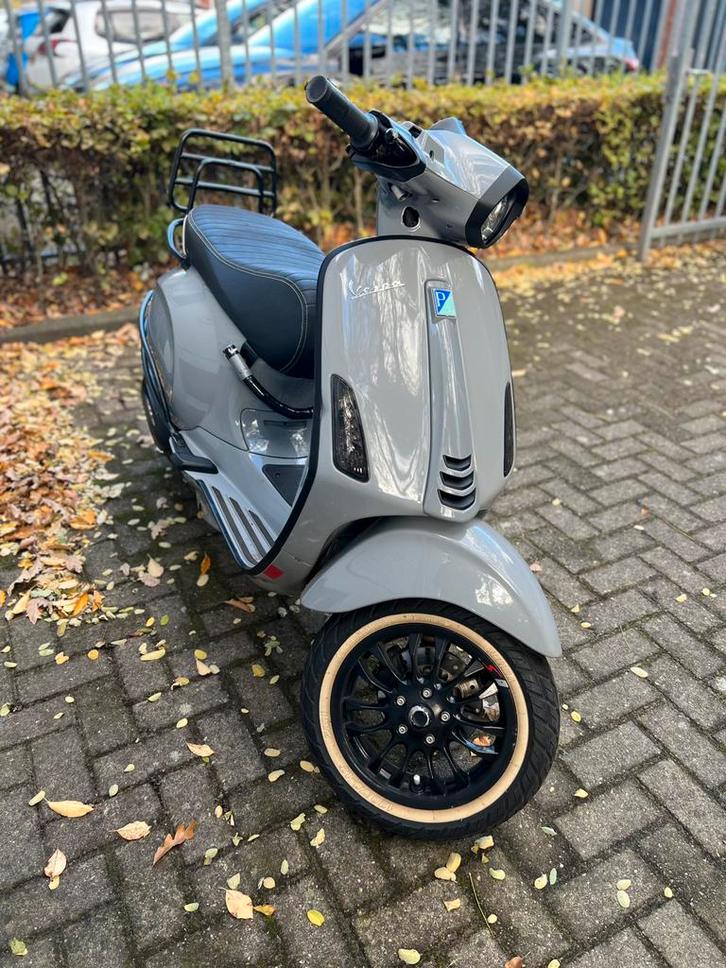 Vespa sprint 2019 snor, Fietsen en Brommers, Scooters | Vespa, Zo goed als nieuw, Benzine, Ophalen of Verzenden