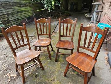 4 vintage stoelen beschikbaar voor biedingen