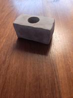 Kandelaar van Zusss 'betonblokje', Huis en Inrichting, Woonaccessoires | Kandelaars en Kaarsen, Ophalen, Overige materialen, Zo goed als nieuw