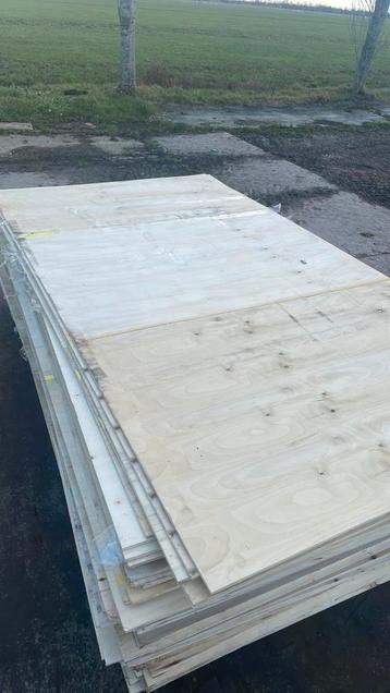 Houten Platen 1cm 200 Stuks beschikbaar voor biedingen