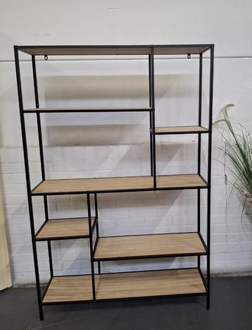 Wandkast / Living open boekenkast beschikbaar voor biedingen
