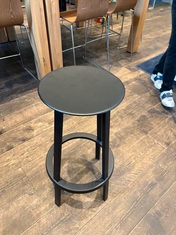 Ideale verdraaibare barkruk beschikbaar voor biedingen