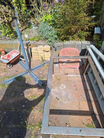 Salontafel onderstel. Rvs  beschikbaar voor biedingen