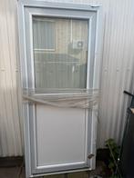 Kunsstof Deur met kozijn, Doe-het-zelf en Verbouw, 75 tot 150 cm, Deurkozijn, Ophalen of Verzenden, Zo goed als nieuw