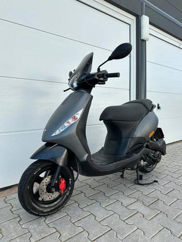 Piaggio zip 8700km beschikbaar voor biedingen