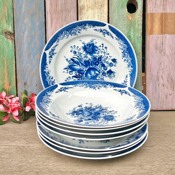 Dinerborden en diepe borden Kahla blauw wit bloemen borden, Huis en Inrichting, Keuken | Servies, Gebruikt, Bord(en), Overige stijlen