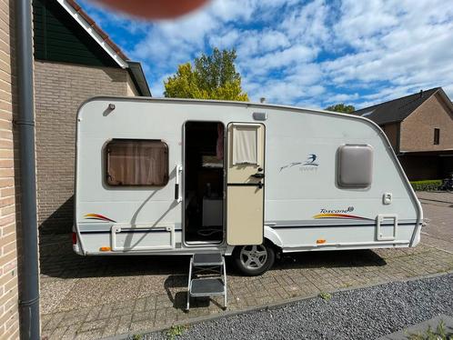 Swift toscane 450/2 van bouwjaar 2005, Caravans en Kamperen, Caravans, Particulier, tot en met 4, Swift, Dwarsbed, Frans bed, Disselslot