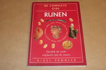 De Complete Gids Runen — Betekenis in Verleden & Heden beschikbaar voor biedingen