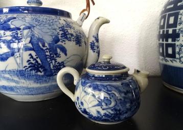kleine antieke Chinese theepot / trekpot beschikbaar voor biedingen