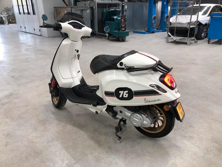 Vespa Sprint Racing Sixties Eind 2022 brom, Fietsen en Brommers, Brommers | Vespa, Gebruikt, Overige modellen, Maximaal 45 km/u
