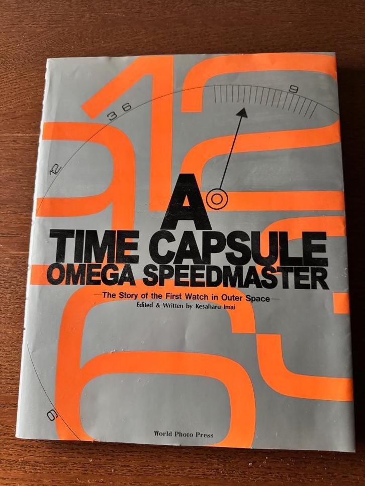 A Time Capsule - Omega Speedmasters in space, Boeken, Catalogussen en Folders, Gelezen, Ophalen of Verzenden