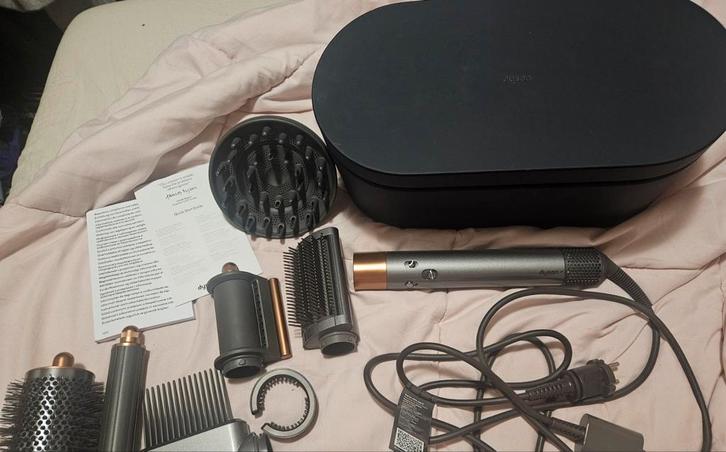Dyson Airwrap 2024 Nikkel/Koper Nieuw!, Sieraden, Tassen en Uiterlijk, Uiterlijk | Haarverzorging, Nieuw, Föhn of Haardroger, Ophalen of Verzenden