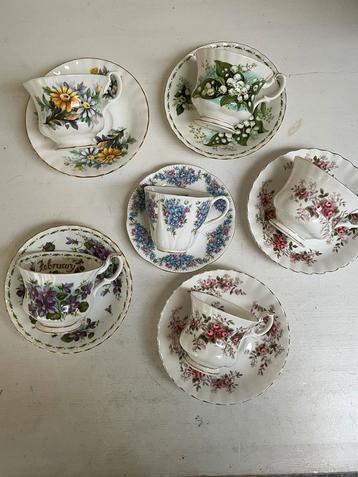 Kopjes van Royal Albert beschikbaar voor biedingen