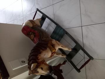 Zeer mooi groot hobbel paard  beschikbaar voor biedingen